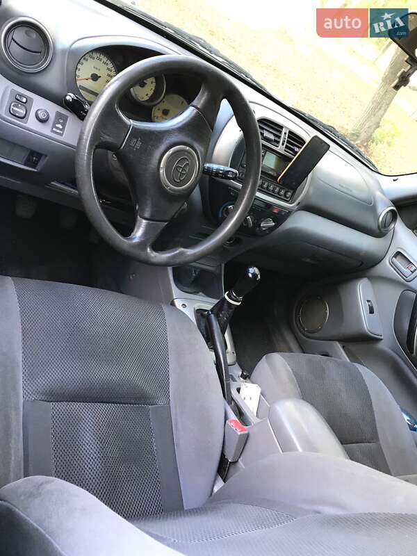 Внедорожник / Кроссовер Toyota RAV4 2000 в Черкассах