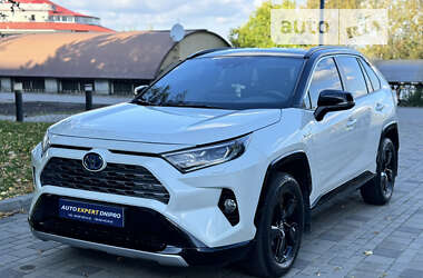 Внедорожник / Кроссовер Toyota RAV4 2020 в Днепре