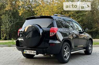 Внедорожник / Кроссовер Toyota RAV4 2006 в Новояворовске