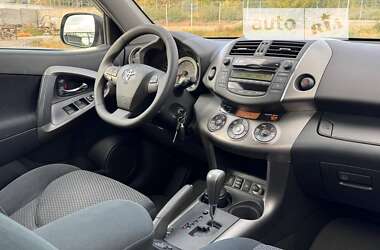 Позашляховик / Кросовер Toyota RAV4 2010 в Запоріжжі