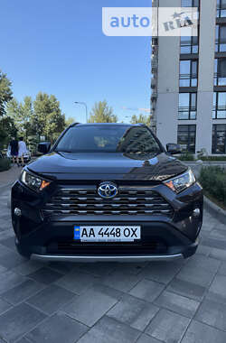 Позашляховик / Кросовер Toyota RAV4 2019 в Києві