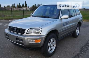 Позашляховик / Кросовер Toyota RAV4 2001 в Львові