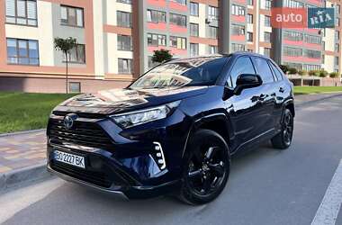 Внедорожник / Кроссовер Toyota RAV4 2021 в Тернополе