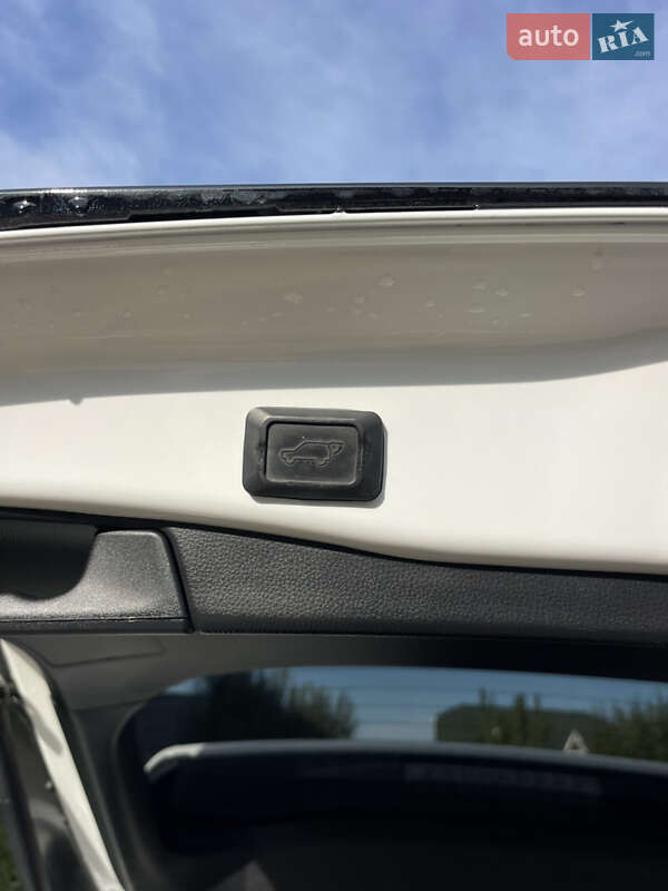 Позашляховик / Кросовер Toyota RAV4 2020 в Чорткові