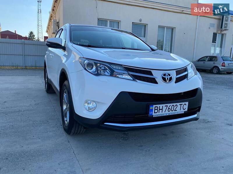 Внедорожник / Кроссовер Toyota RAV4 2015 в Подольске