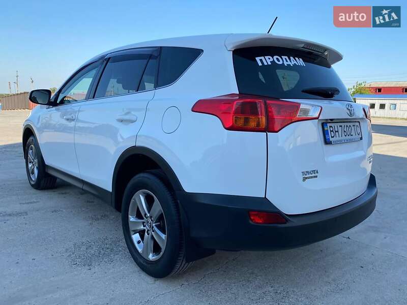 Внедорожник / Кроссовер Toyota RAV4 2015 в Подольске
