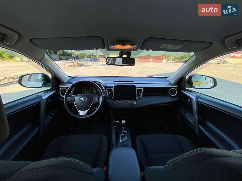 Внедорожник / Кроссовер Toyota RAV4 2015 в Подольске