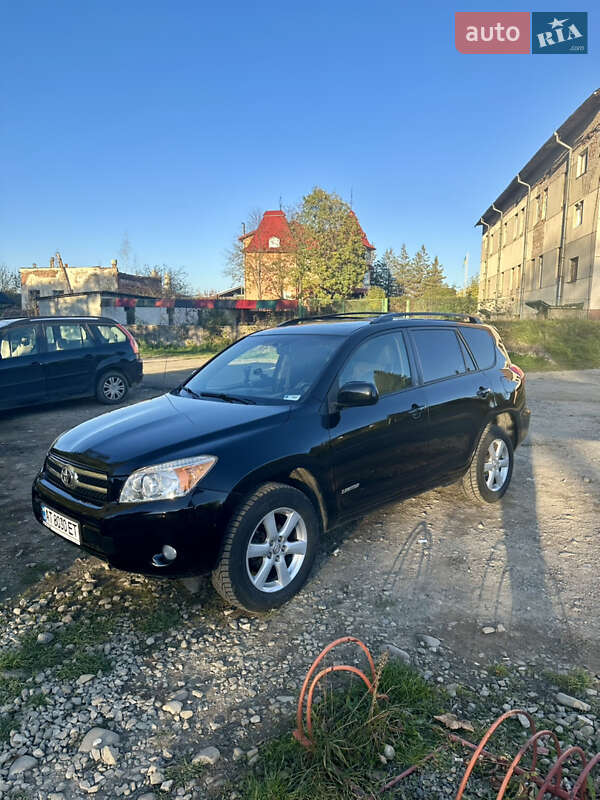 Позашляховик / Кросовер Toyota RAV4 2008 в Івано-Франківську