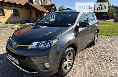 Внедорожник / Кроссовер Toyota RAV4 2015 в Калуше