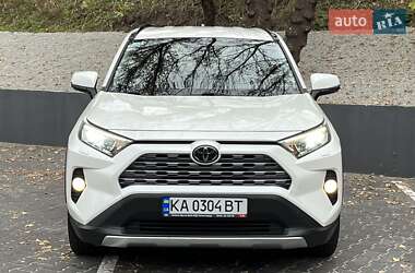 Внедорожник / Кроссовер Toyota RAV4 2021 в Киеве