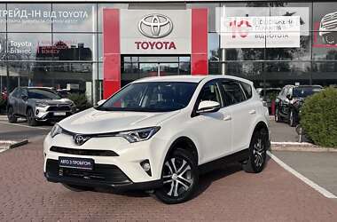 Позашляховик / Кросовер Toyota RAV4 2017 в Хмельницькому