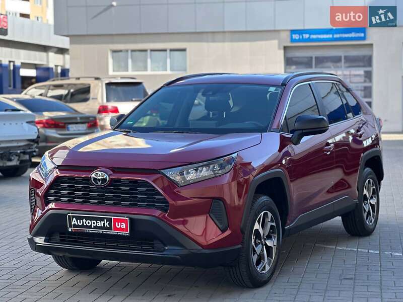 Внедорожник / Кроссовер Toyota RAV4 2020 в Одессе