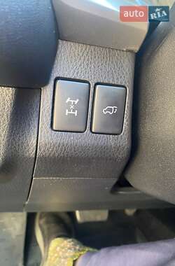 Внедорожник / Кроссовер Toyota RAV4 2013 в 
