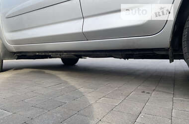 Позашляховик / Кросовер Toyota RAV4 2007 в 