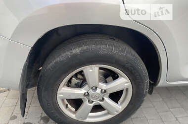 Позашляховик / Кросовер Toyota RAV4 2007 в 