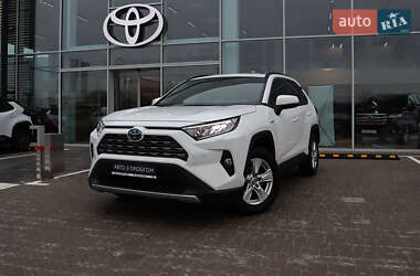 Позашляховик / Кросовер Toyota RAV4 2021 в Рівному