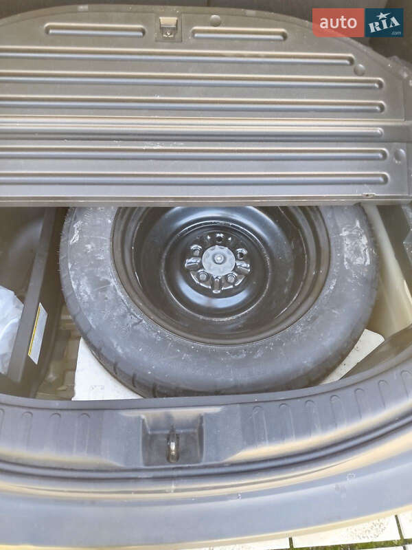 Внедорожник / Кроссовер Toyota RAV4 2015 в Новоселице