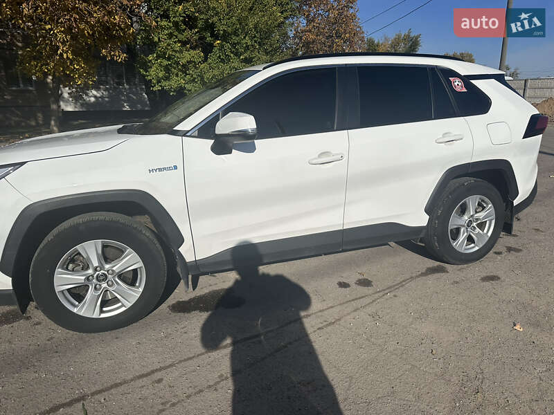 Позашляховик / Кросовер Toyota RAV4 2021 в Кривому Розі