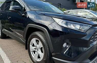 Позашляховик / Кросовер Toyota RAV4 2021 в Києві