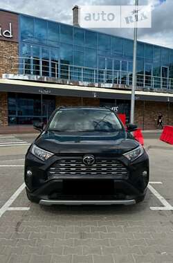 Позашляховик / Кросовер Toyota RAV4 2021 в Києві