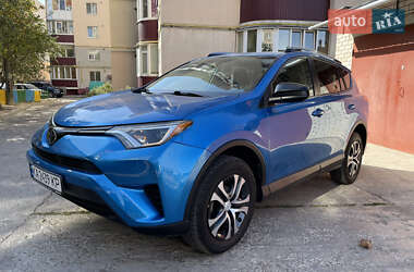 Внедорожник / Кроссовер Toyota RAV4 2017 в Чернигове