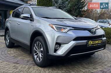 Внедорожник / Кроссовер Toyota RAV4 2017 в Львове