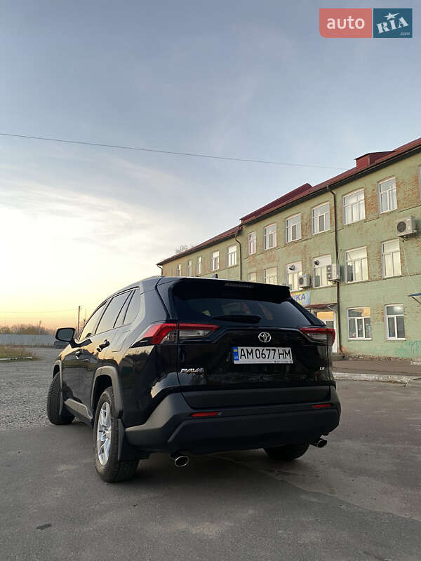 Позашляховик / Кросовер Toyota RAV4 2018 в Бердичеві фото 4 Позашляховик / Кросовер Toyota RAV4 2018 в Бердичеві