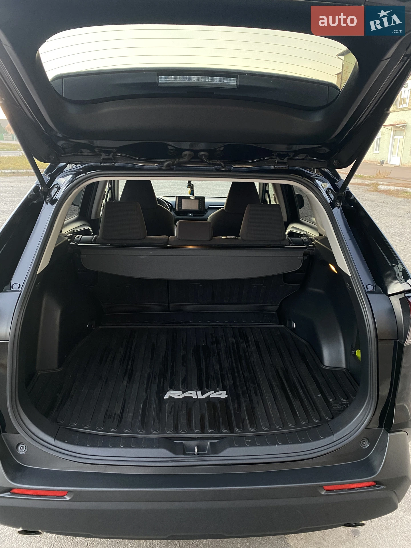 2018 Toyota RAV 4 - мініатюра 9