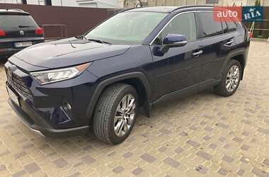 Внедорожник / Кроссовер Toyota RAV4 2021 в Тернополе