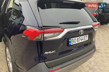 Внедорожник / Кроссовер Toyota RAV4 2021 в Тернополе