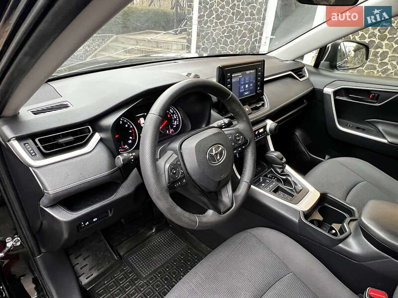 Позашляховик / Кросовер Toyota RAV4 2018 в Дубні