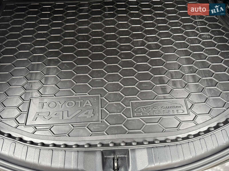 Позашляховик / Кросовер Toyota RAV4 2015 в Одесі