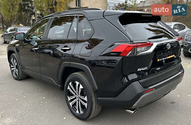 Внедорожник / Кроссовер Toyota RAV4 2020 в Киеве