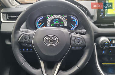 Внедорожник / Кроссовер Toyota RAV4 2020 в Киеве