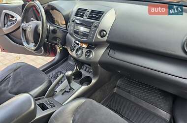 Внедорожник / Кроссовер Toyota RAV4 2010 в 