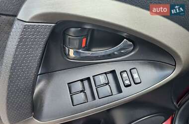 Внедорожник / Кроссовер Toyota RAV4 2010 в 