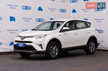 Внедорожник / Кроссовер Toyota RAV4 2017 в 