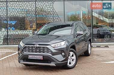 Позашляховик / Кросовер Toyota RAV4 2021 в Києві