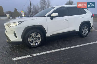 Позашляховик / Кросовер Toyota RAV4 2023 в Кам'янському