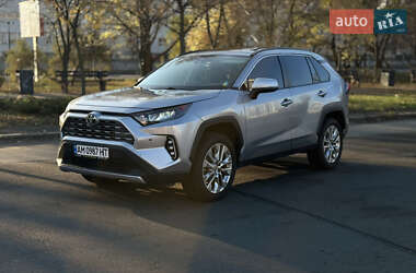 Позашляховик / Кросовер Toyota RAV4 2020 в Києві