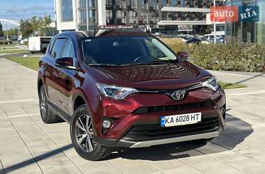 Позашляховик / Кросовер Toyota RAV4 2017 в Києві