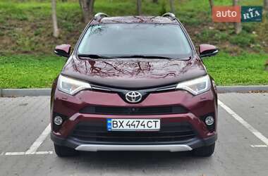 Позашляховик / Кросовер Toyota RAV4 2015 в Хмельницькому