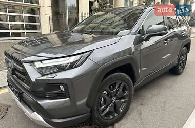 Внедорожник / Кроссовер Toyota RAV4 2024 в Киеве