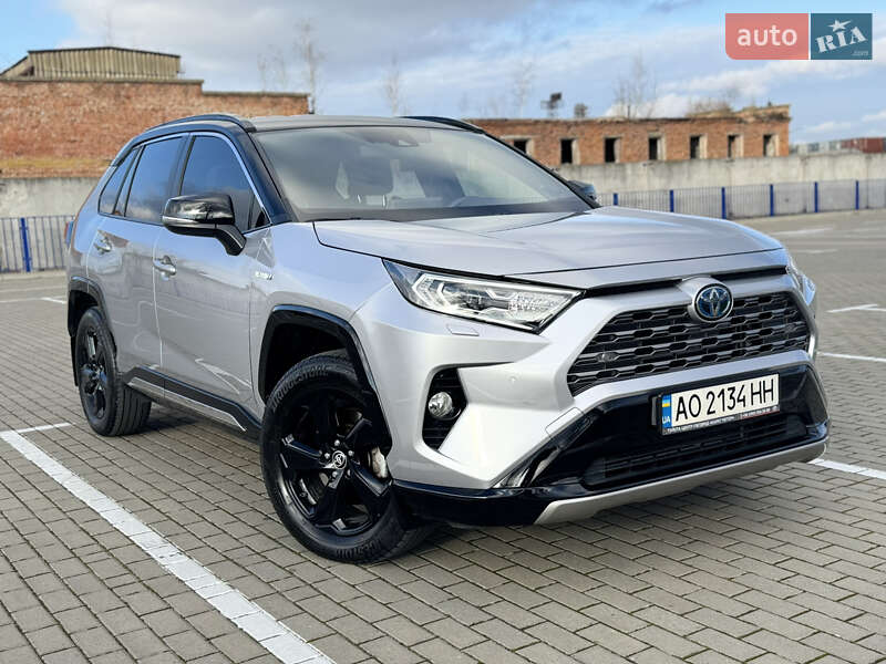 Внедорожник / Кроссовер Toyota RAV4 2020 в Тернополе