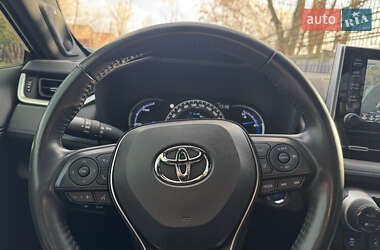 Внедорожник / Кроссовер Toyota RAV4 2020 в Тернополе