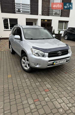 Внедорожник / Кроссовер Toyota RAV4 2007 в Ровно