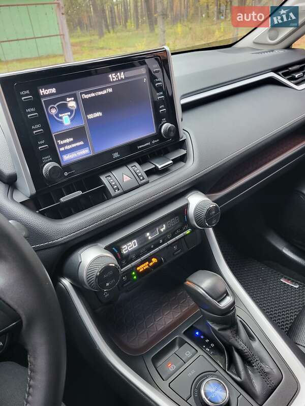 Внедорожник / Кроссовер Toyota RAV4 2021 в Чернигове