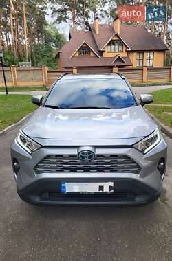 Позашляховик / Кросовер Toyota RAV4 2021 в Чернігові