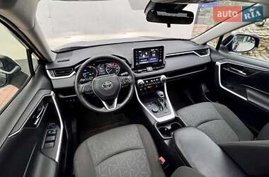 Внедорожник / Кроссовер Toyota RAV4 2021 в 