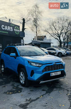 Позашляховик / Кросовер Toyota RAV4 2020 в Полтаві